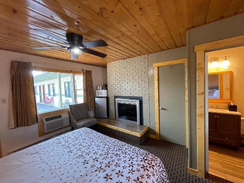 Estes Mountain Lodge - image 19