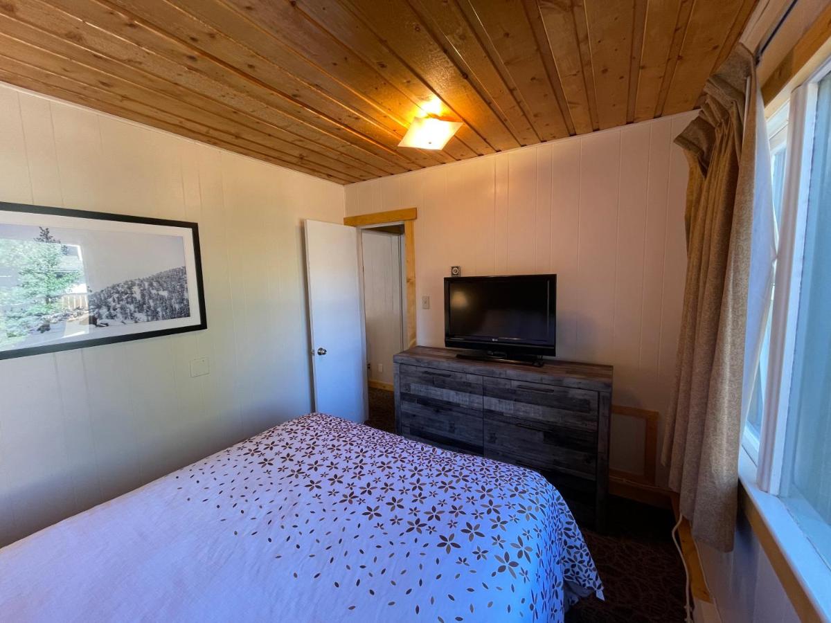Estes Mountain Lodge - image 2