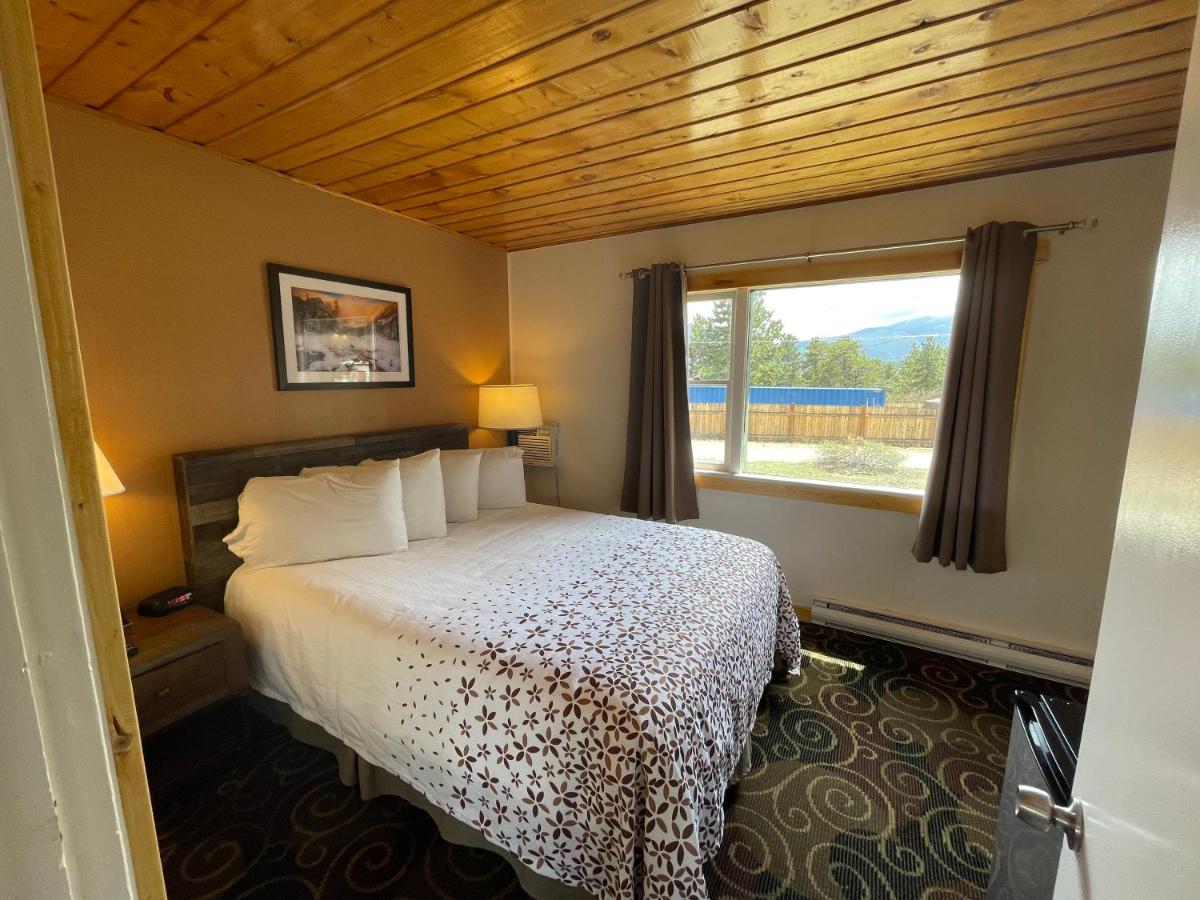 Estes Mountain Lodge - image 6