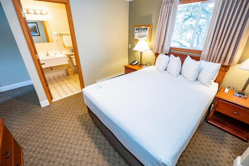 Blue Door Inn - image 13