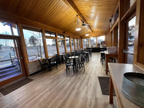 Blue Door Inn - image 15