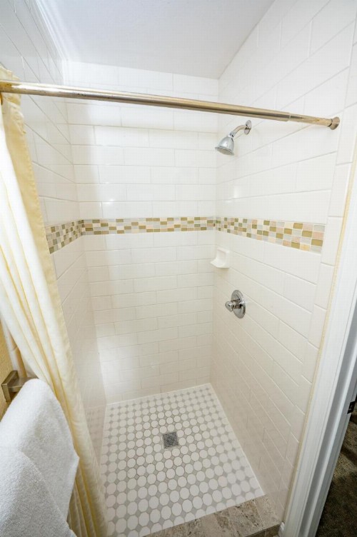 Blue Door Inn - image 17
