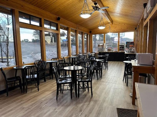 Blue Door Inn - image 39