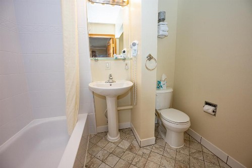 Blue Door Inn - image 41