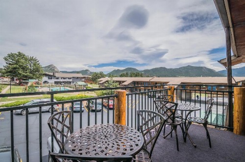 Blue Door Inn - image 9
