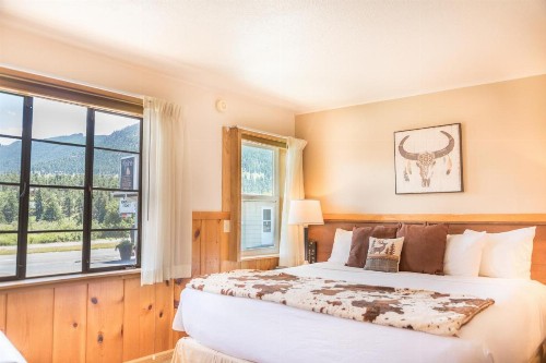 Alpine Trail Ridge Inn - image 24