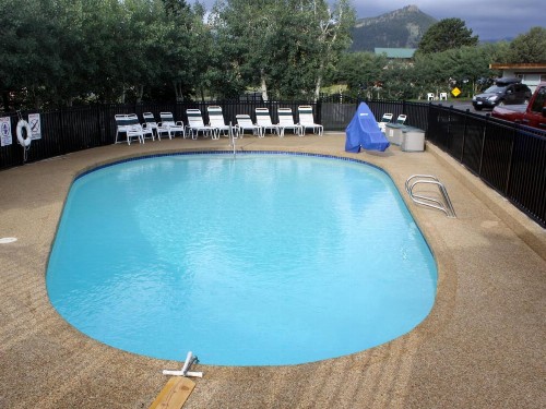 Alpine Trail Ridge Inn - image 33