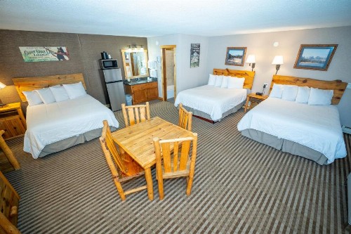 Hotel Estes - image 44