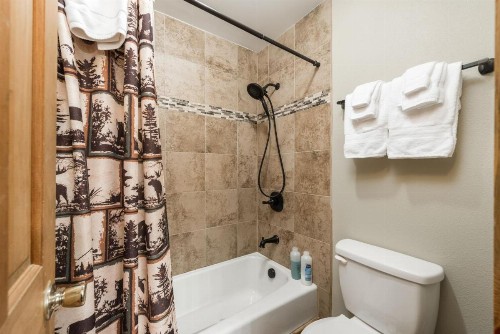 4 Seasons Inn on Fall River - image 33