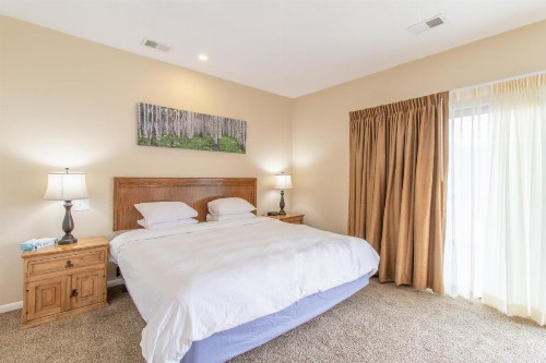 Coyote Mountain Lodge - image 22