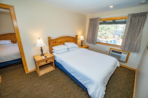Coyote Mountain Lodge - image 35