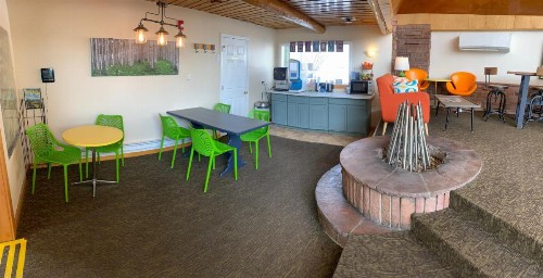 Coyote Mountain Lodge - image 4