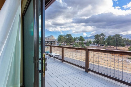 Coyote Mountain Lodge - image 7