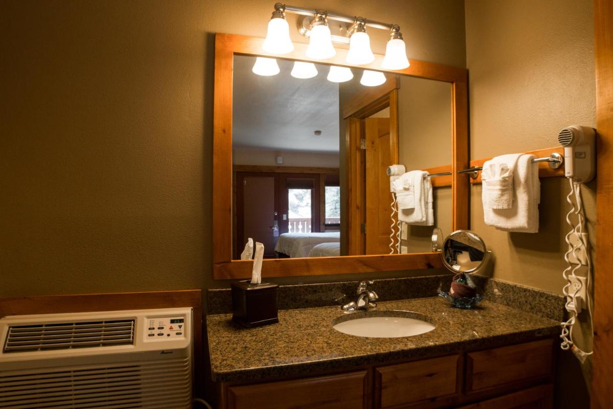 Silver Moon Inn - image 2