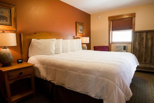 Silver Moon Inn - image 29