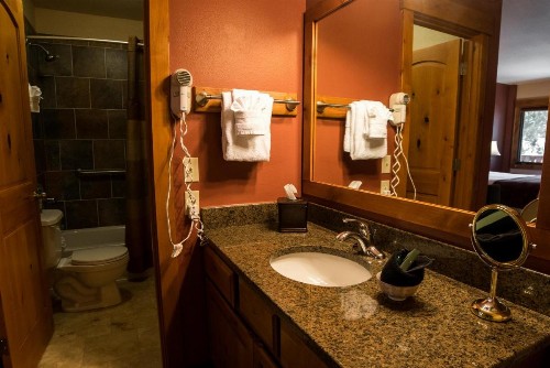 Silver Moon Inn - image 32