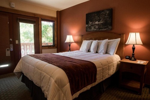 Silver Moon Inn - image 48