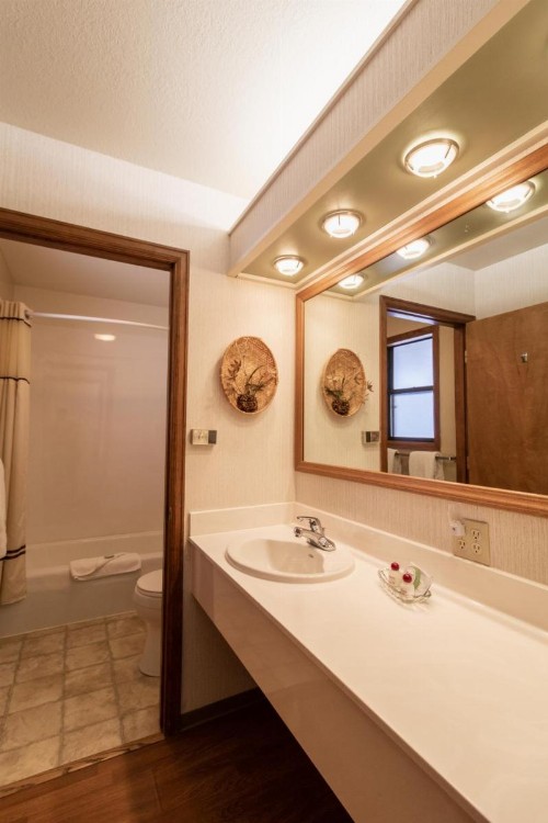 Wildwood Inn - image 30