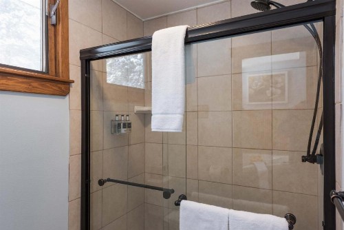 Romantic RiverSong Inn - image 16