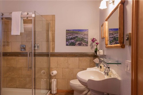 Romantic RiverSong Inn - image 18