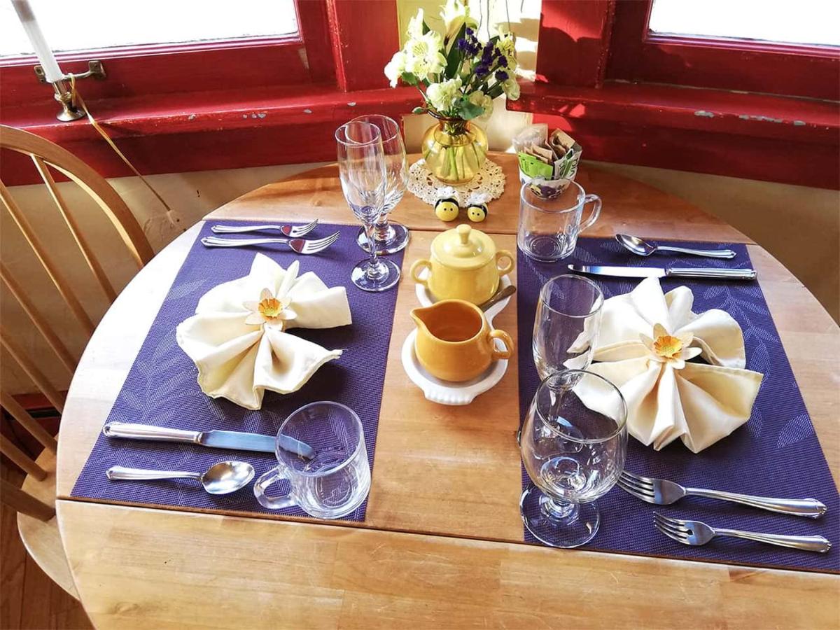 Romantic RiverSong Inn - image 2