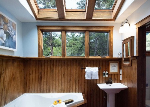 Romantic RiverSong Inn - image 29