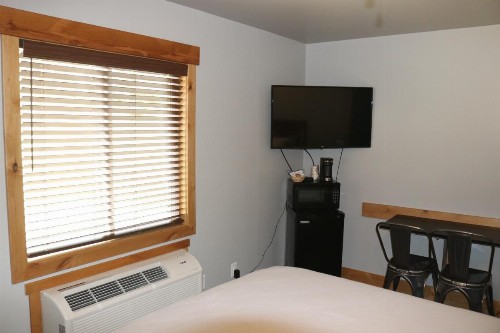 Columbine Inn - image 20