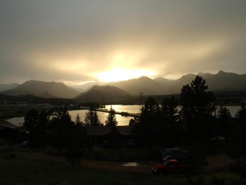 Estes Lake Lodge - image 3