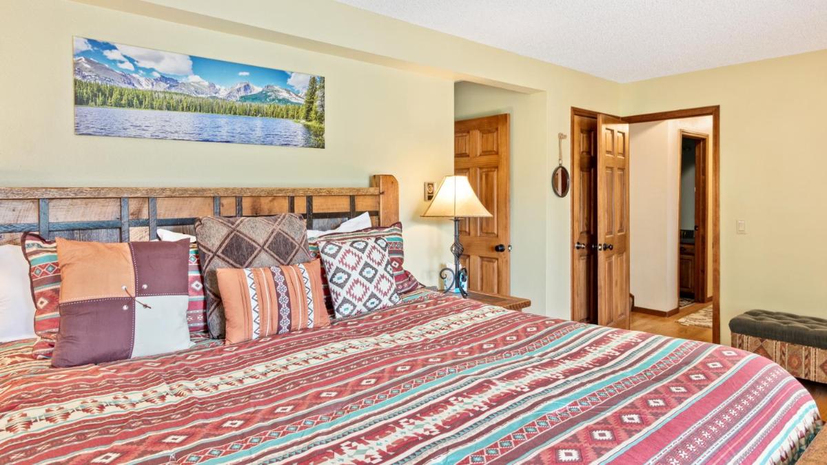 Divine Condominium (3 Bedroom condo) - image 2
