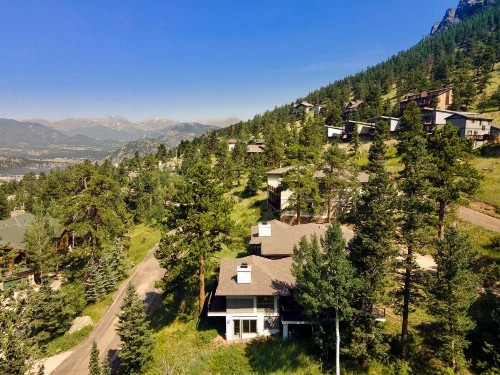 Adams Condominium (2 Bedroom condo)