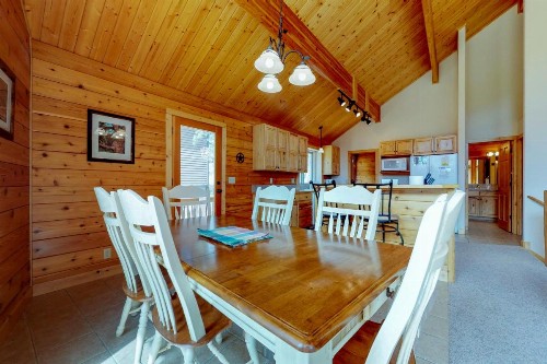 Twin Pines Cabin - image 5