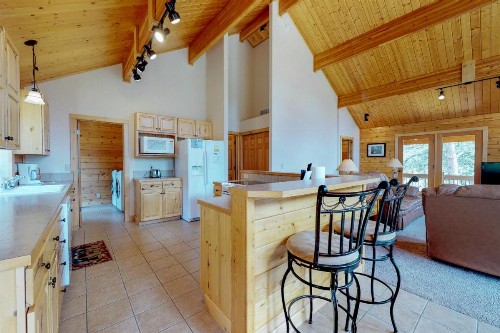 Twin Pines Cabin - image 6