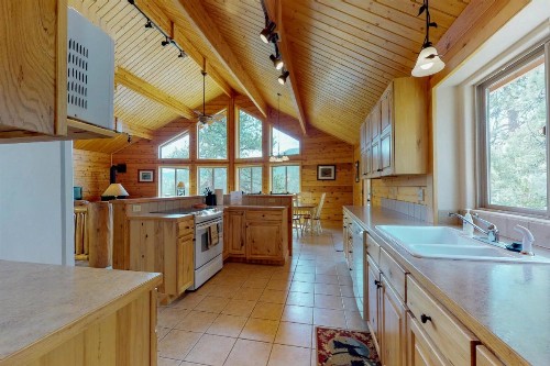 Twin Pines Cabin - image 7
