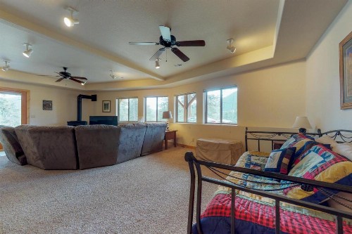 Twin Pines Cabin - image 9