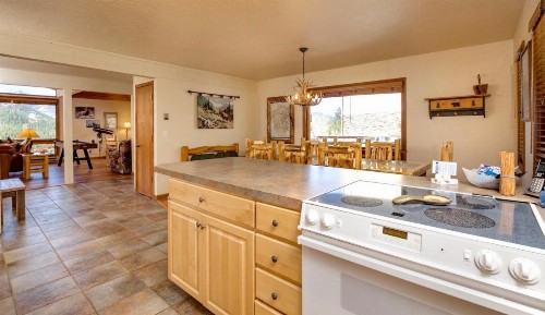 Tranquil Duplex Home - image 10