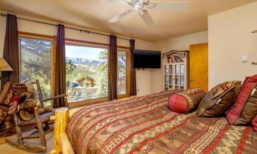 Tranquil Duplex Home - image 17