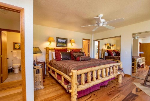 Tranquil Duplex Home - image 18