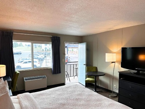Rocky Mountain Hotel & Conference Center - image 27