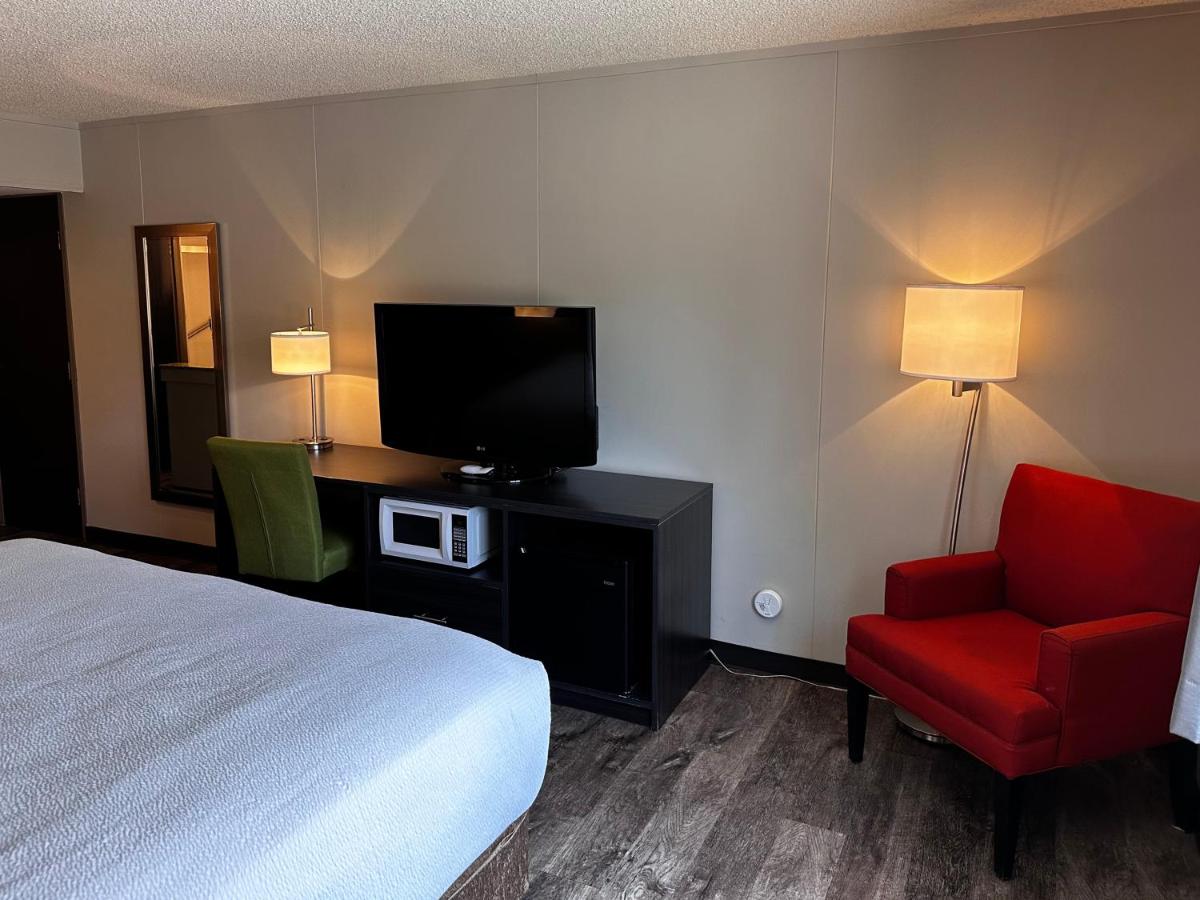 Rocky Mountain Hotel & Conference Center - image 3