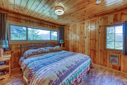 Flower Lane Cabin - image 10