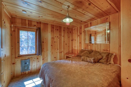 Flower Lane Cabin - image 2
