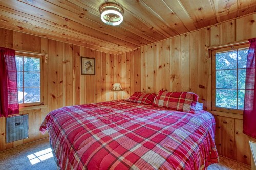 Flower Lane Cabin - image 5