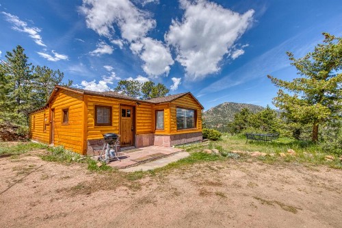 Flower Lane Cabin - image 9