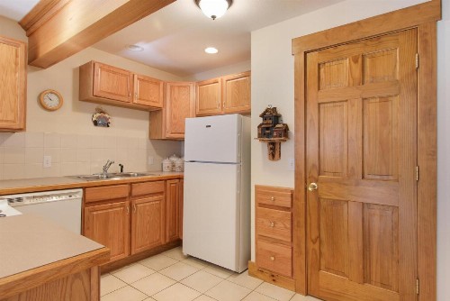 Sprague Mountain 201 Condo - image 12