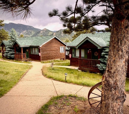 Mountain Shadows Resort - image 31