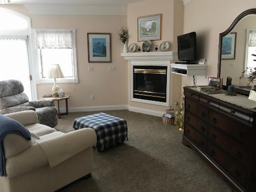 Sonnenhof Lakewood Manor Bed and Breakfast. - image 2