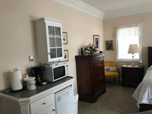 Sonnenhof Lakewood Manor Bed and Breakfast. - image 3