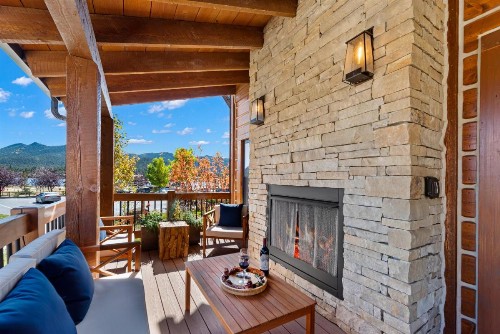 Rocky Mountain Getaway- Indoor/Outdoor Fireplace Jacuzzi Close to Downtown - image 22