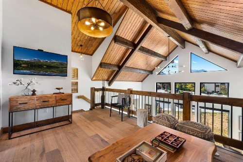 Rocky Mountain Getaway- Indoor/Outdoor Fireplace Jacuzzi Close to Downtown - image 43