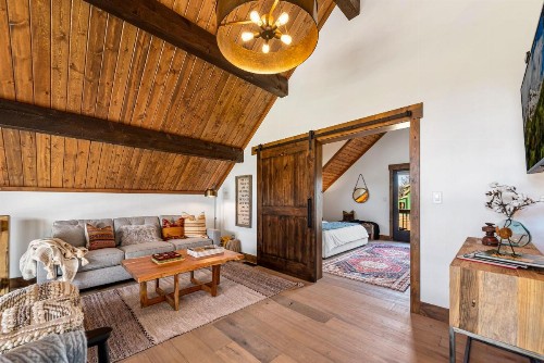 Rocky Mountain Getaway- Indoor/Outdoor Fireplace Jacuzzi Close to Downtown - image 48